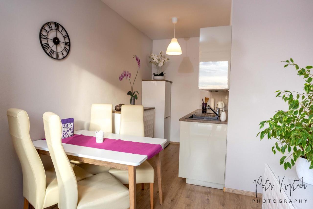 Luxurious, Lovely And Romantic In Apartment Tabor